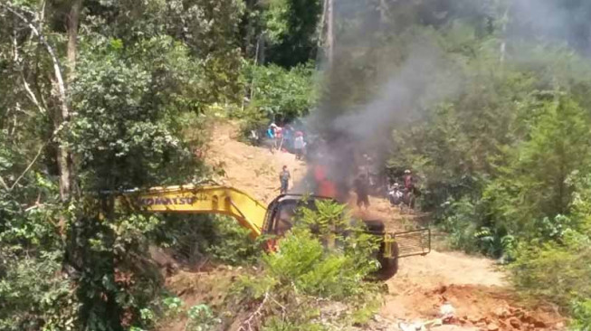 Aktifitas PETI di Hutan Adat