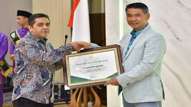 Wujud Apresiasi, Wali Kota Jambi Beri Penghargaan Kepada Pelaku Usaha