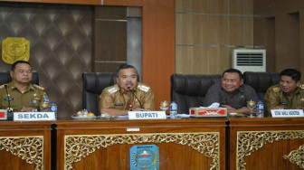 H Husairi Pimpin Rapat Bersama OPD dan Camat