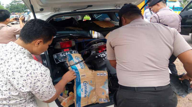 Bawa Tiga Motor Seken, Mobil Avanza Diamankan
