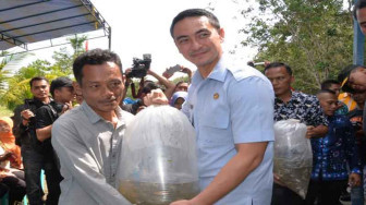 Zola Ajak Masyarakat Budidaya Ikan di Lokasi Eks PETI