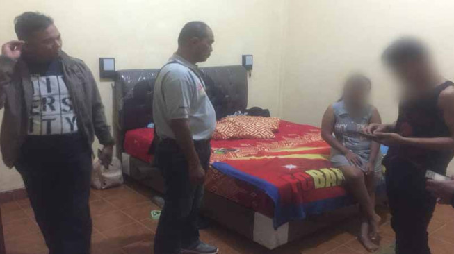 Dua Pasang Muda-Mudi Terciduk di Hotel