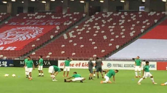 Ratusan Suporter Saksikan Laga Persahabatan Indonesia vs Singapura