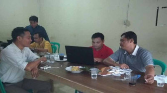 Hina Hamas, Dua Akun Facebook Dilaporkan