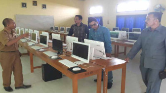 Komputer UNBK Rusak Bikin Dewan Sesak