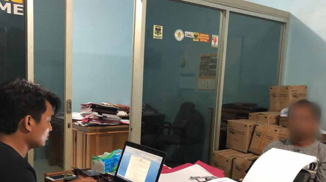Kurir Penadah Emas Ilegal Ditangkap