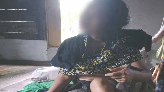 Tak Punya Biaya, Idayana Dipasung