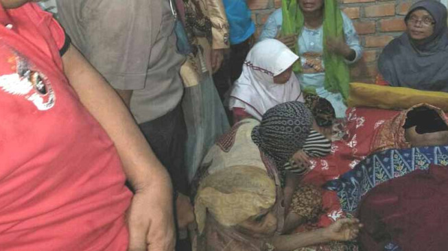 Warga Raden Anom Tewas Disambar Petir