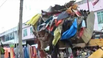 Drainase Tersumbat Sampah Biang Kerok Banjir Pasar Atas