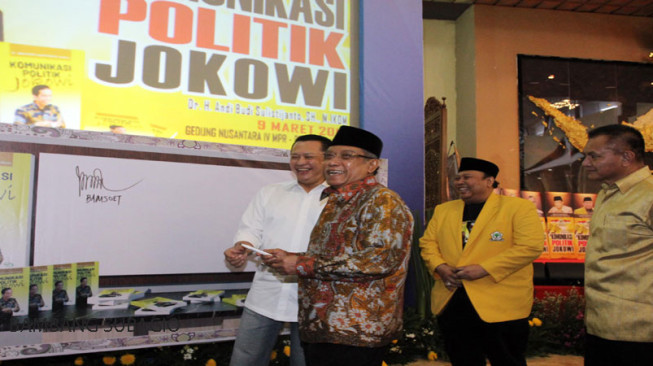 Sekjen Golkar : Gaya Komunikasi Jokowi Unik