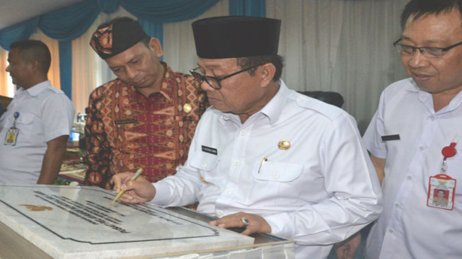 Fachrori Resmikan Hemodialisis Centre RSUD Raden Mattaher