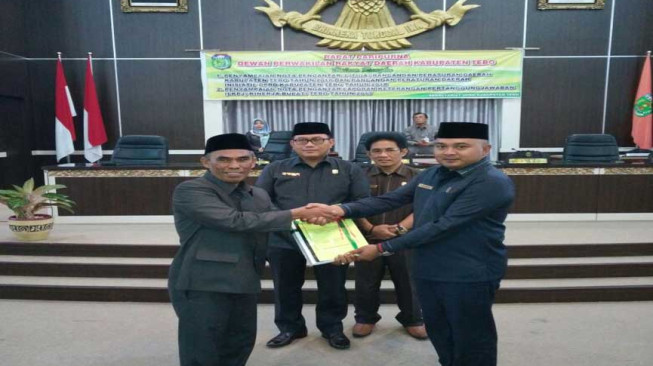 Ketua DPRD Tebo Pimpin Rapat Paripurna Nota Pengantar LKPJ Bupati Tebo 2017