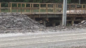 Jembatan Perbatasan Tanjabbar Dengan Tanjabtim Tidak Layak.