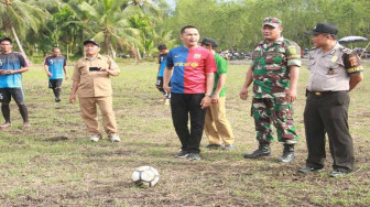 Camat Bram Itam Buka Turnamen Sepak Bola