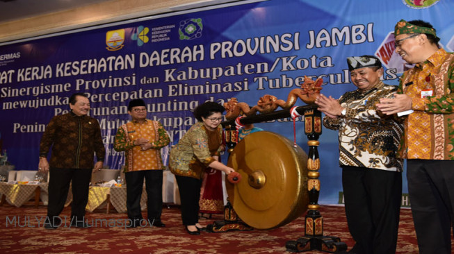 Plt Gubernur Himbau Warga Terapkan Pola Hidup Sehat