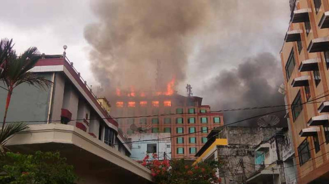 Kebakaran Novita Berlangsung Hingga Belasan Jam