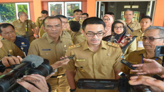 Zumi Zola Tinjau Pelaksanaan UNBK Tingkat SMK