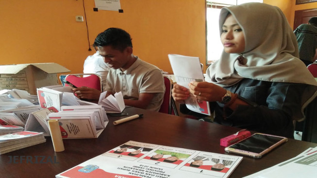 Ribuan Lembar Kertas Suara Pilkada Merangin Rusak