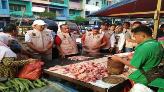 Harga Ayam Naik Turun, Satgas Pangan Lakukan Sidak Dipasar Tradisional Angso Duo