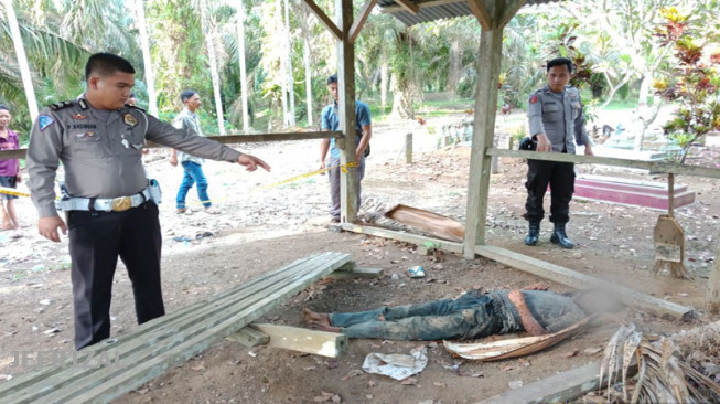 Warga Temukan Mayat Seorang Pria Sudah Mulai Membusuk