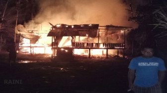 Ditinggal Sholat Tarawih Rumah Ludes Dimamah Si Jago Merah