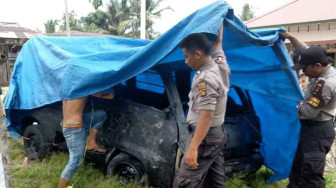 Korsleting Listrik, Minibus Terbakar