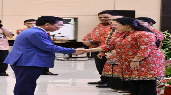 Bupati Batanghari Terima Penghargaan Manggala Karya Kencana