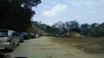 Jalan Bangko-Kerinci Macet