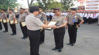 Enam Anggota Teladan dan Berprestasi Dapat Penghargaan Kapolda Jambi