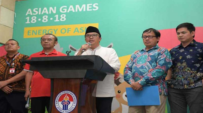 Menpora Guyur Zohri Bonus Rp. 250 Juta