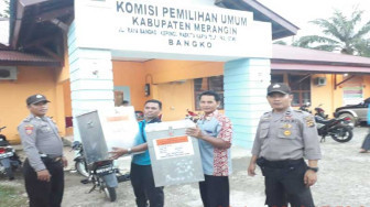 Polres Merangin Amankan Pendistribusian Kotak Suara Dari PPK ke KPUD Merangin