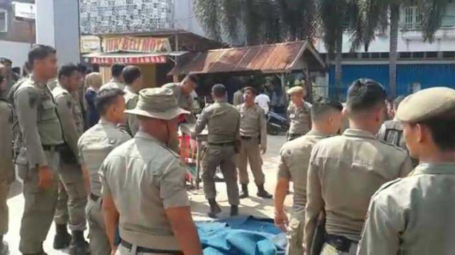 Pedagang Buah Nakal Ditindak