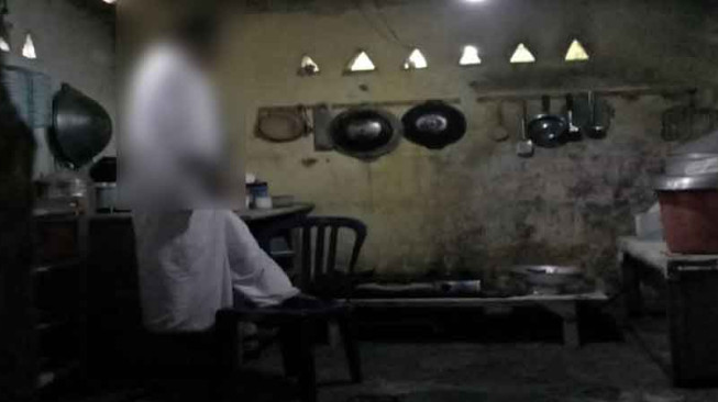 Pulang Antar Anak Sekolah, Isteri Temukan Suami Tewas Tergantung