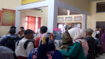 Dukcapil Batanghari Diserbu Calon Peserta Didik Baru
