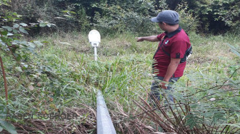 Tiang Lampu Tumbang Warga Khawatir Tersengat Aliran Listrik