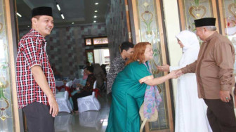 Bupati Safrial Beserta Istri Adakan Open House