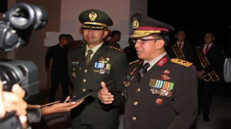 Kapolda Jambi Pimpin Renungan Suci Ditaman Makam Pahlawan.
