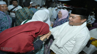 H Al Haris Silaturrahmi dan Lepas Calon Jamaah Haji Merangin
