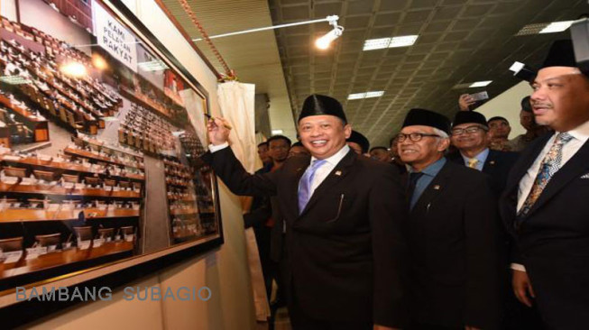 Ketua DPR Buka Pameran Foto Karya 25 Fotografer Parlemen