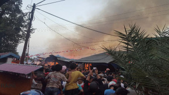 Sembilan Rumah Warga di Parit Tiga Kuala Tungkal Ludes Terbakar