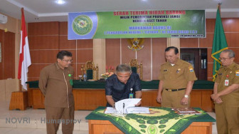 Sekda : Hibah Wujud Kepedulian Pemrov terhadap Pelayanan Masyarakat