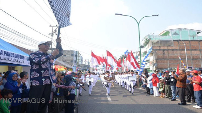 Fachrori Apresiasi Semangat Masyarakat Ikuti Pawai Pembangunan