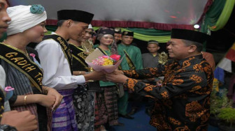 Bupati Merangin Tutup Acara Pagelaran Seni Tabir