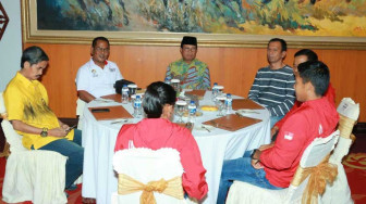 Fachrori Berikan Bonus Kepada Atlet Dayung Asian Games Asal Jambi