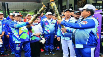 Pawai Obor Asian Para Games di Pontianak Berlangsung Meriah