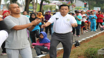 H Al Haris dan Masyarakat Senam Bersama