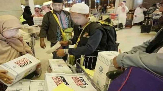 Kemenag : Pembagian Air Zamzam #2019GantiPresiden Dilakukan Jemaah Haji Furoda