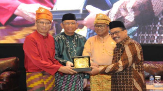 Lesehan Masyarakat Kalbar Dulang Dana Korban Lombok Rp676juta