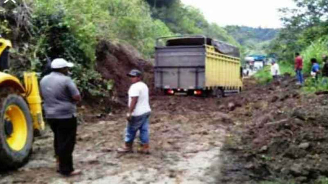 Jalan Sungaipenuh – Tapan Longsor Lagi