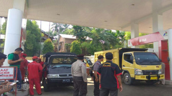Polisi Datang Pelangsir BBM Solar Pulau Rayo Kocar Kacir